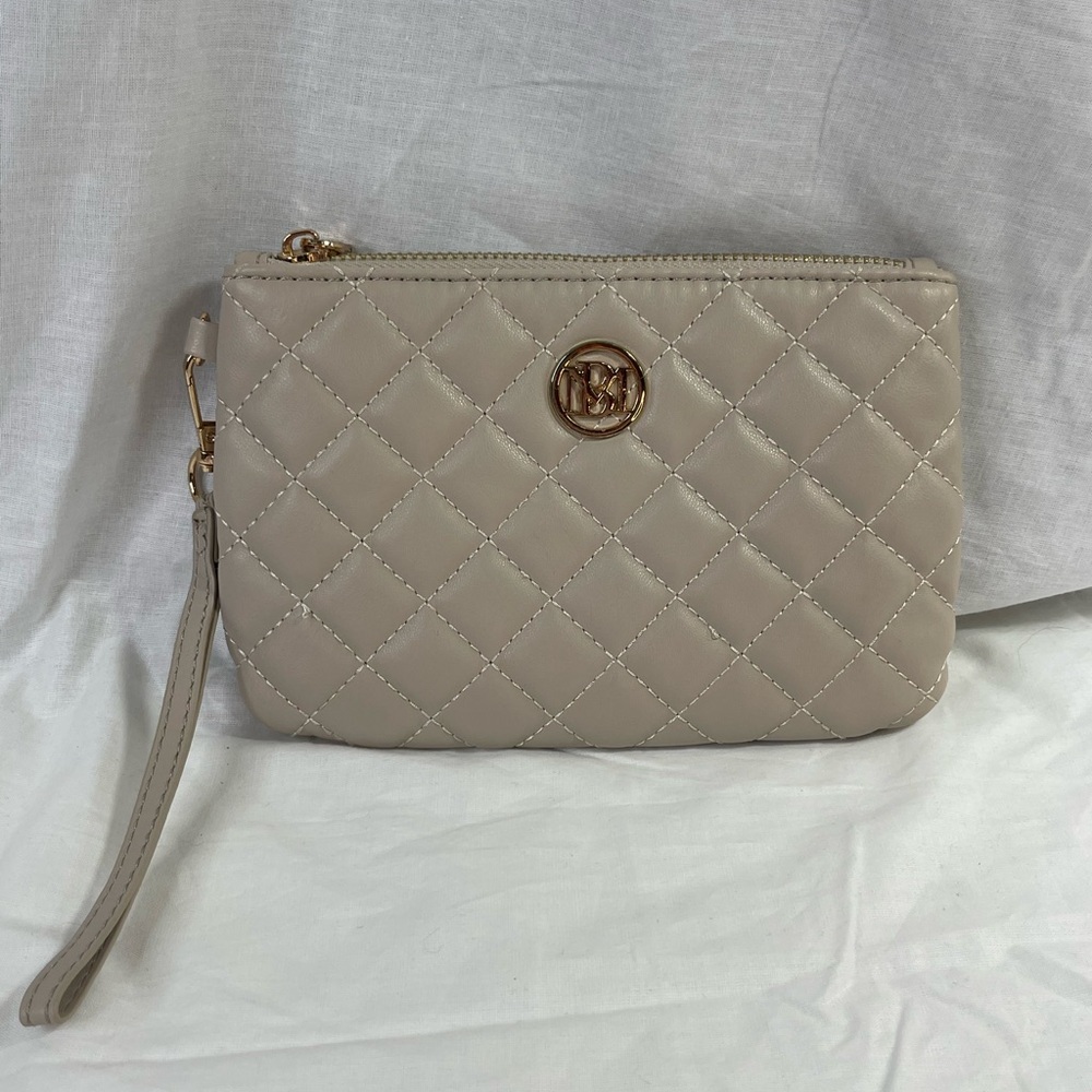 BADGELY MISCHKA CLUTCH Beautiful!